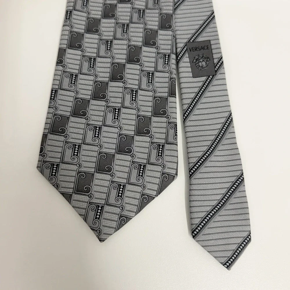 Gianni Versace Mens Tie Baroque Medusa Logo Gray Satin Silk 3 5/8